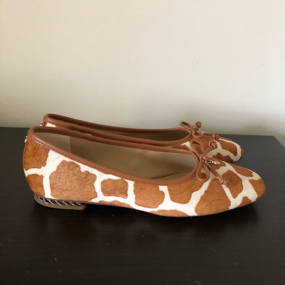 NEW Sam Edelman Real Fur Dyed Cow Hair Flats Tan Ivory - Picture 2 of 9